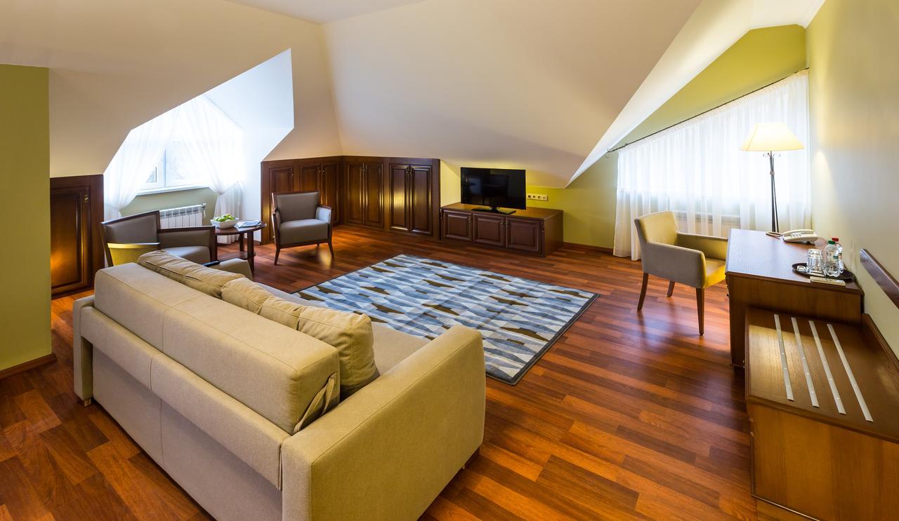 Apartament Hotel By Derenivska Kupil Nyzhne Solotvyno Eksteriør billede