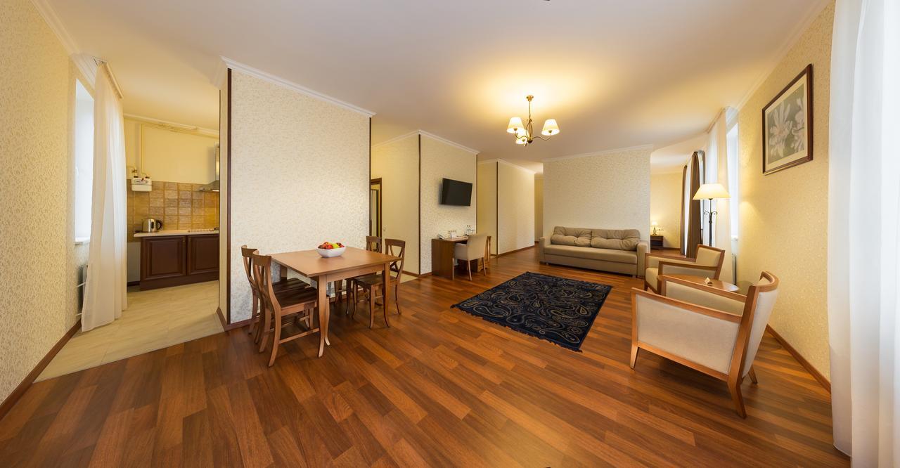 Apartament Hotel By Derenivska Kupil Nyzhne Solotvyno Værelse billede
